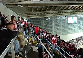 La afición del Athletic se entrega sin premio en Newcastle
