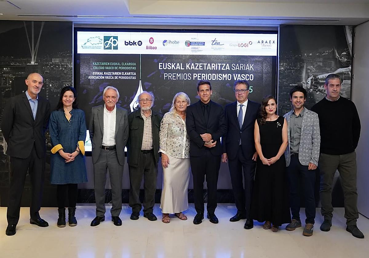 Gorka Lejarcegi, Maribel Izkue, Ramón Zallo, Pedro Ibarra, Amaia Goikoetxea, Dani Álvarez, Manu Alvarez, Lexeia Larrinaga, Alex Gutierrez y Gotzon Gómez.