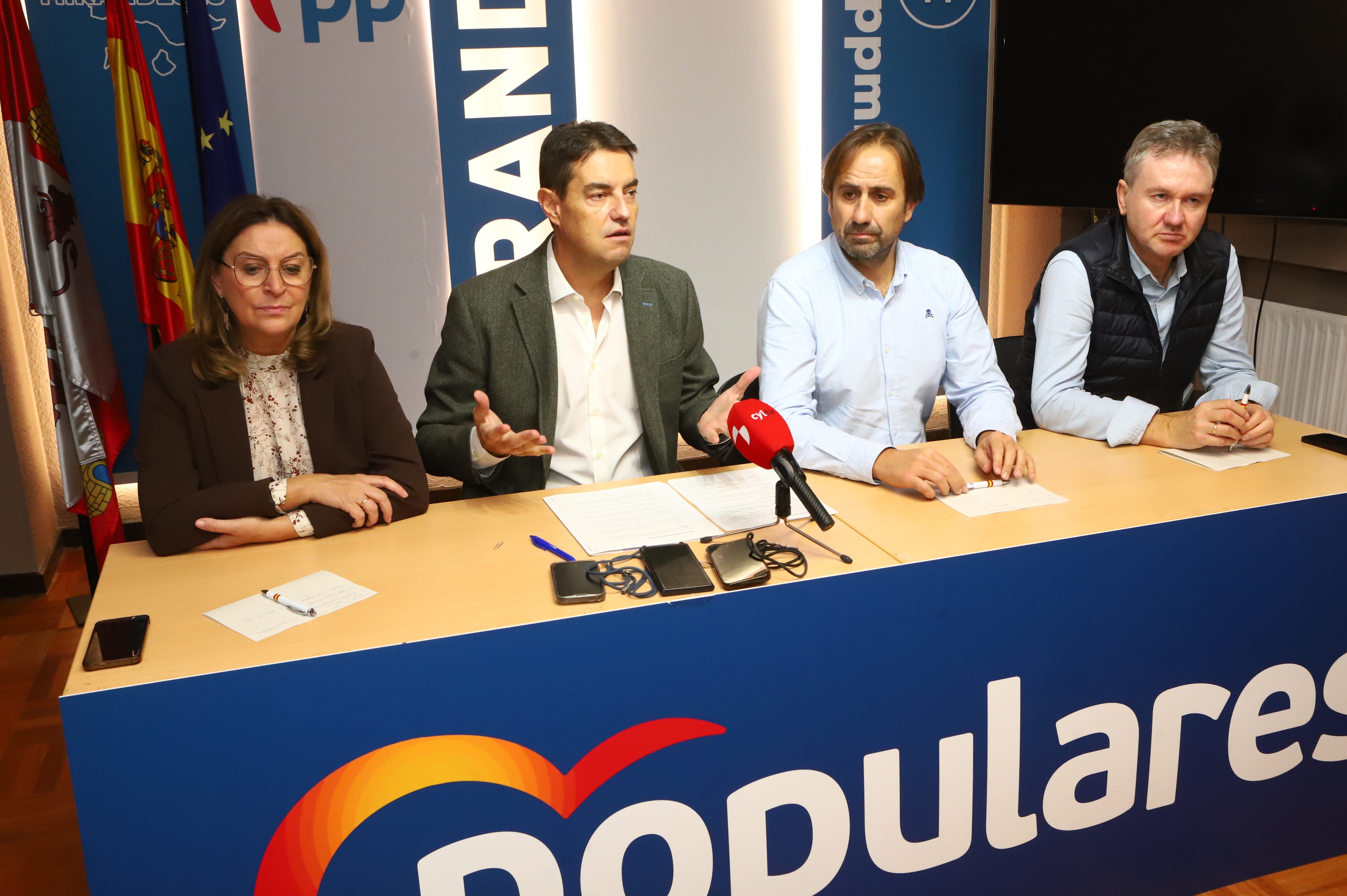 Ángel Ibáñez ha mantenido una reunión con el PP local.