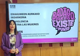 Ana López de Uralde, concejala de Igualdad de Vitoria en la presentación del ciclo