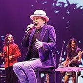 Sabina ofreció un recital de más de dos horas con veintiún canciones