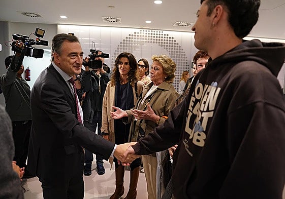 Esteban carga contra Otegi por crear «animadversión» hacia la Ertzaintza