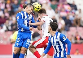El Alavés tira 45 minutos por la borda