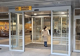 Las nuevas puertas correderas automáticas de la sede.