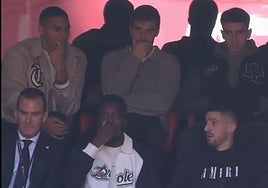 Los jugadores en el palco.