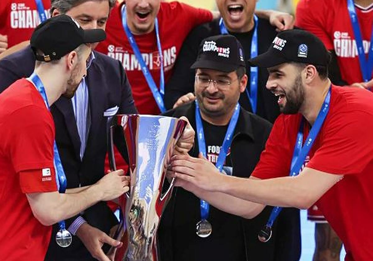 El dueño del Hapoel se burla de la dura derrota del Baskonia. «Muy sabrosos los pintxos»