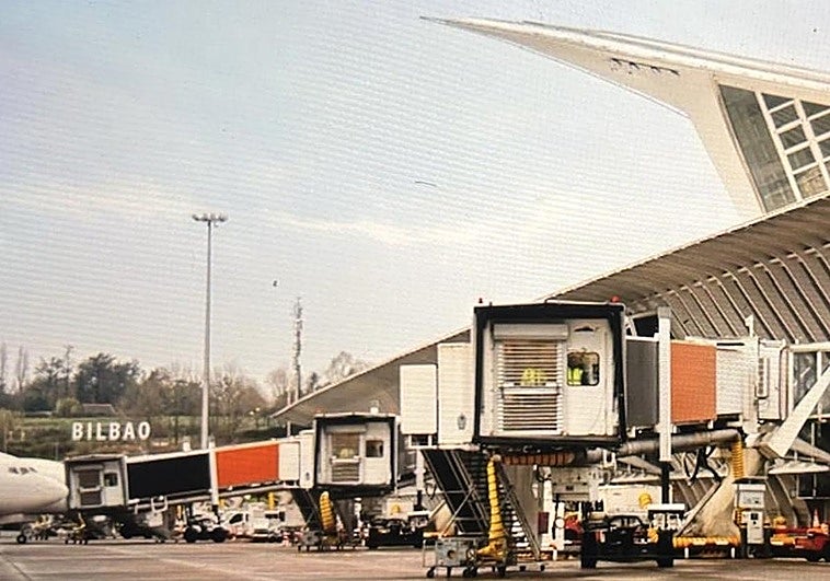 La serie de moda en Estados Unidos se rodó en el aeropuerto de Bilbao