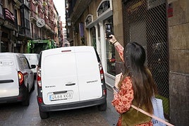 Ayer a primera hora se generó tapón en la calle Sombrerería.