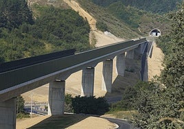 Viaducto del TAV a su paso por Ezkio-Itsaso (Gipuzkoa).