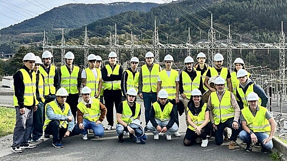 Los alumnos del Centro Formativo Otxarkoaga presentan sus proyectos de STARTinnova a Red Eléctrica