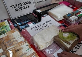 Dos detenidos en Santurtzi con más de 33 kilos de hachís y 40.000 euros en metálico