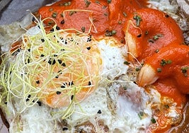 el equipo de Dike 1: Arriba, Jean Pierre Marcano y Johan Navas; sentados Santiago Bermúdez (encargado), Jesús Martínez (jefe de cocina) y Ronald Cabradilla.