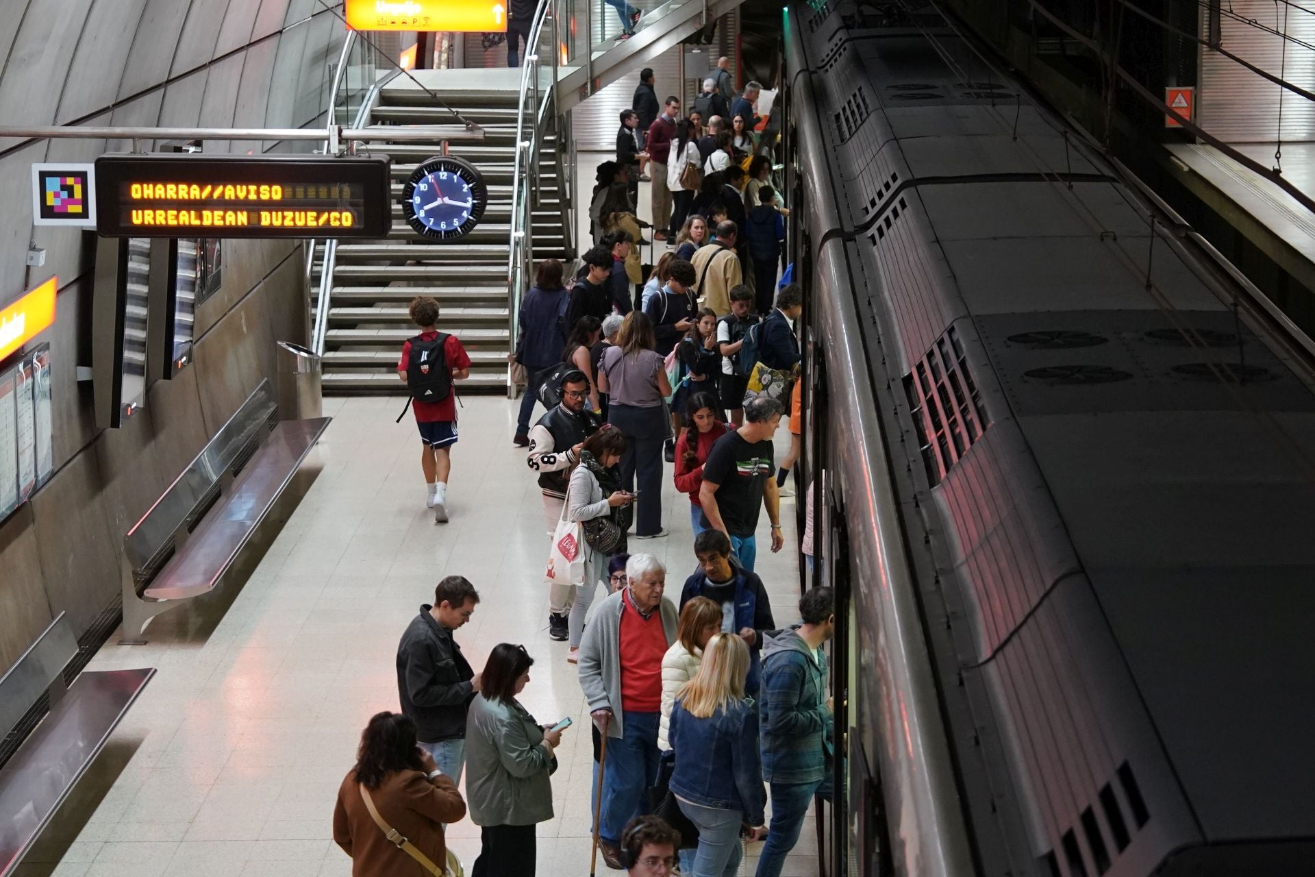 El Gobierno vasco choca con Etxanobe e impide ampliar los descuentos en el transporte