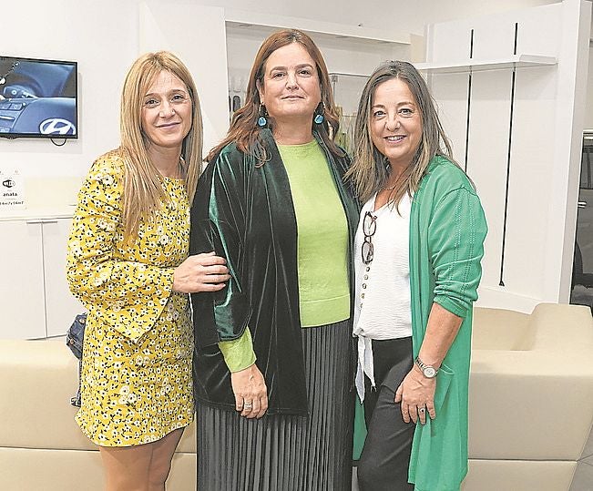 Mónica Teijido, Pilar Eizaguirre y Belén Zas.