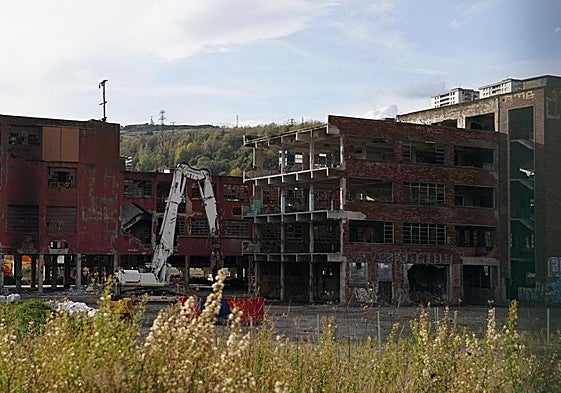 Las demoliciones comenzaron oficialmente ayer, aunque antes ya había habido trabajos preparatorios como la eliminación de tabiques.