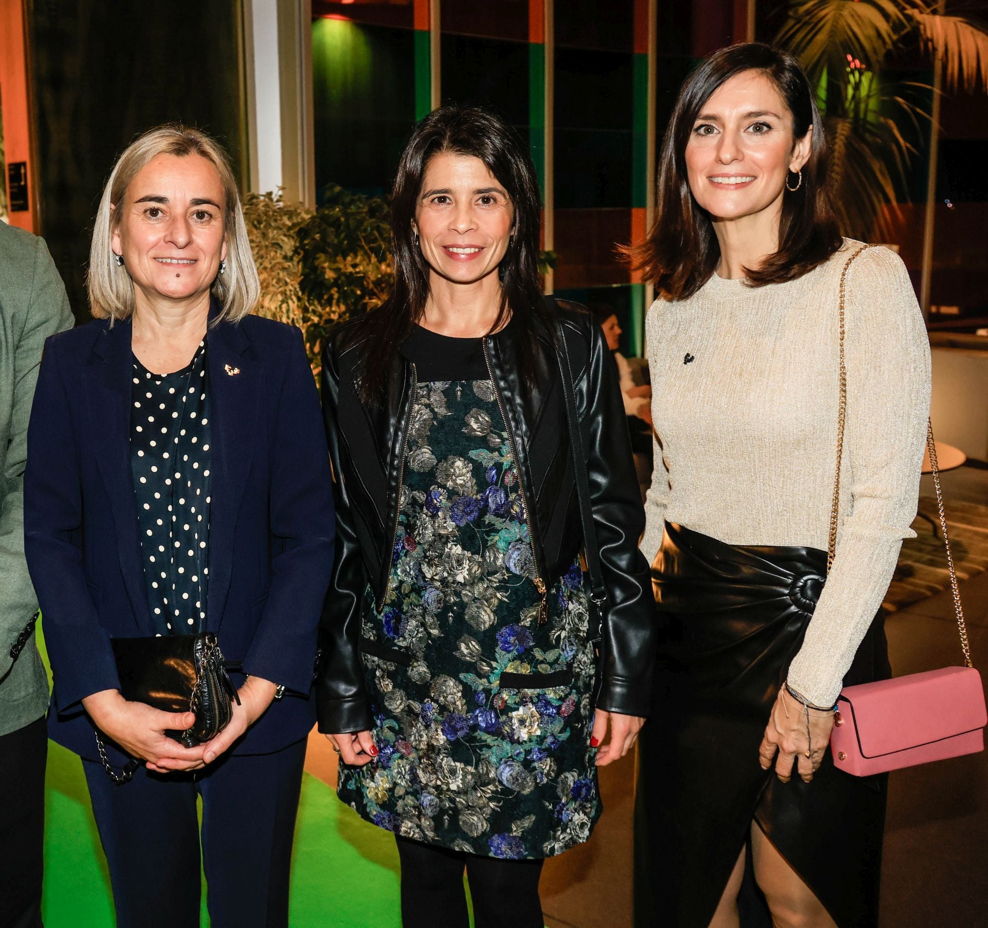 Ainhoa Berasaluce, Ixone Fernández de Labastida y Estíbaliz Bengoetxea.