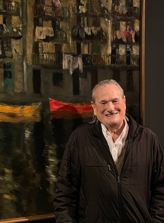 Un sonriente Iñaki García posando junto a 'Ondarroa'