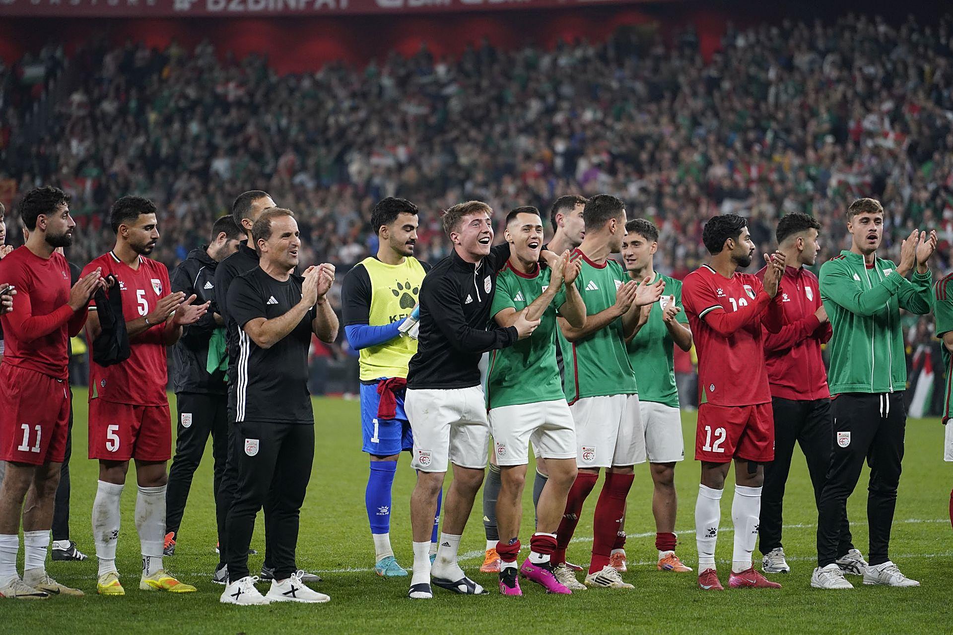 Las bonitas imágenes que nos deja el Euskadi-Palestina en San Mamés