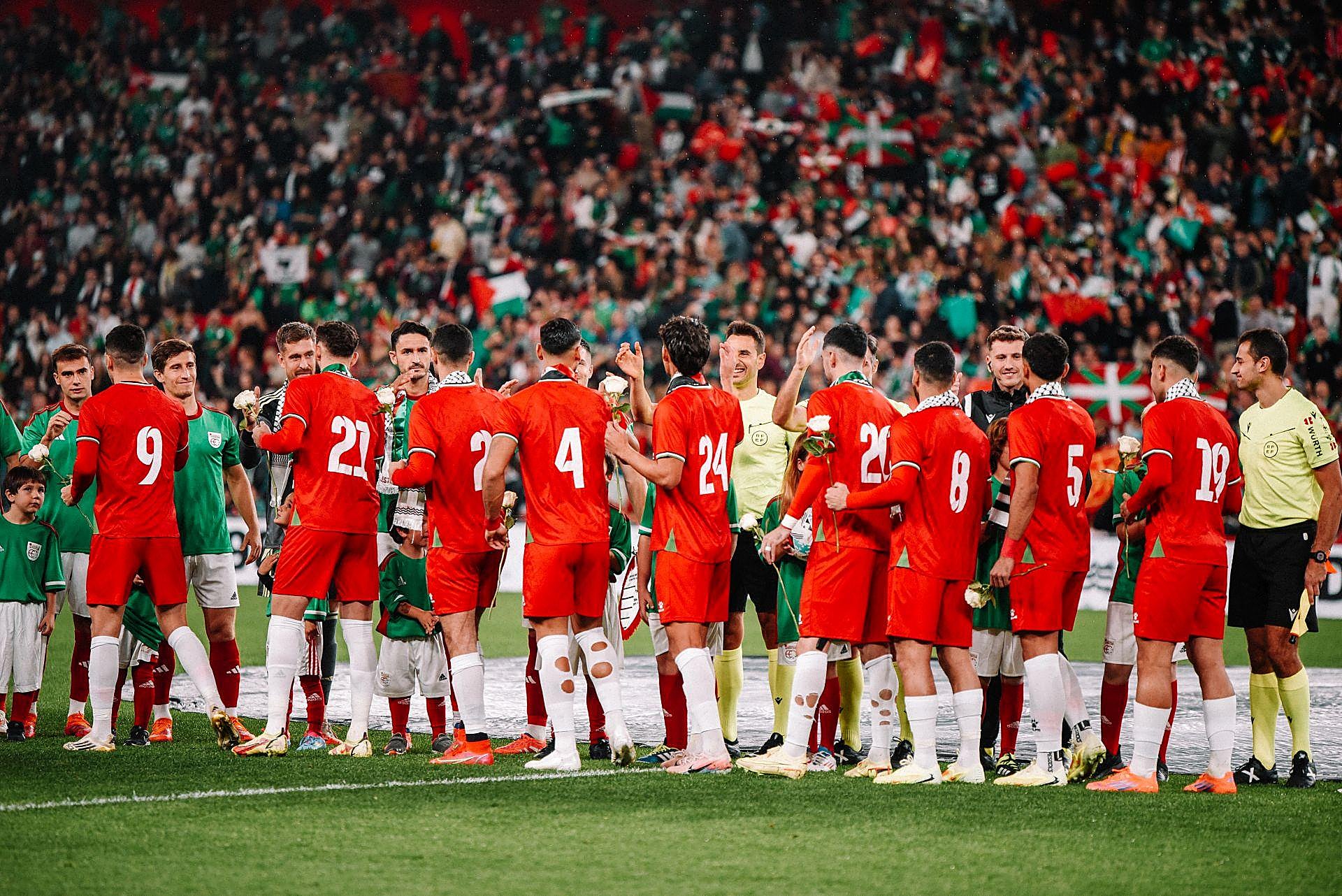 Las bonitas imágenes que nos deja el Euskadi-Palestina en San Mamés