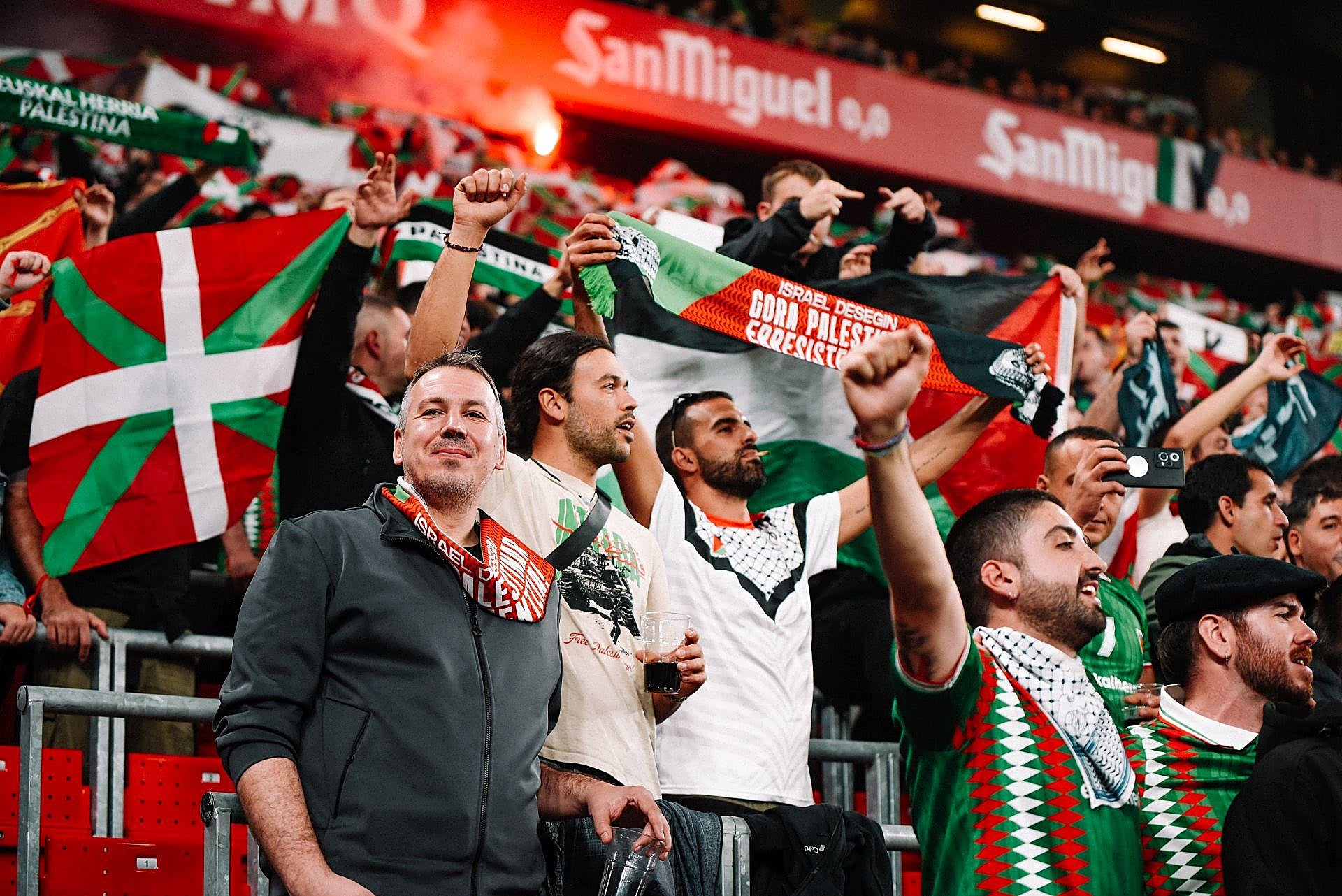 Las bonitas imágenes que nos deja el Euskadi-Palestina en San Mamés