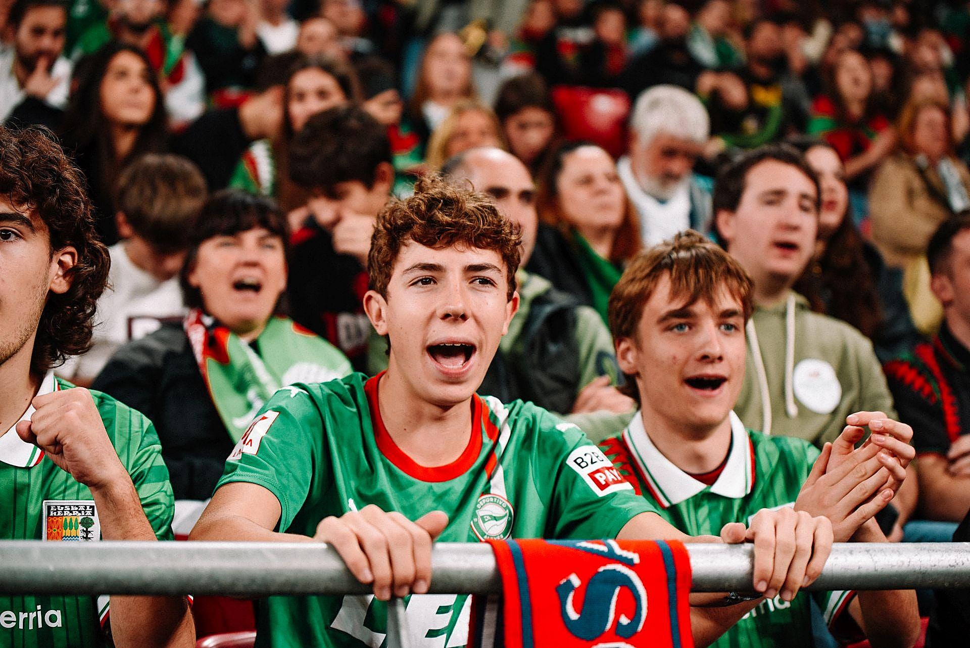 Las bonitas imágenes que nos deja el Euskadi-Palestina en San Mamés