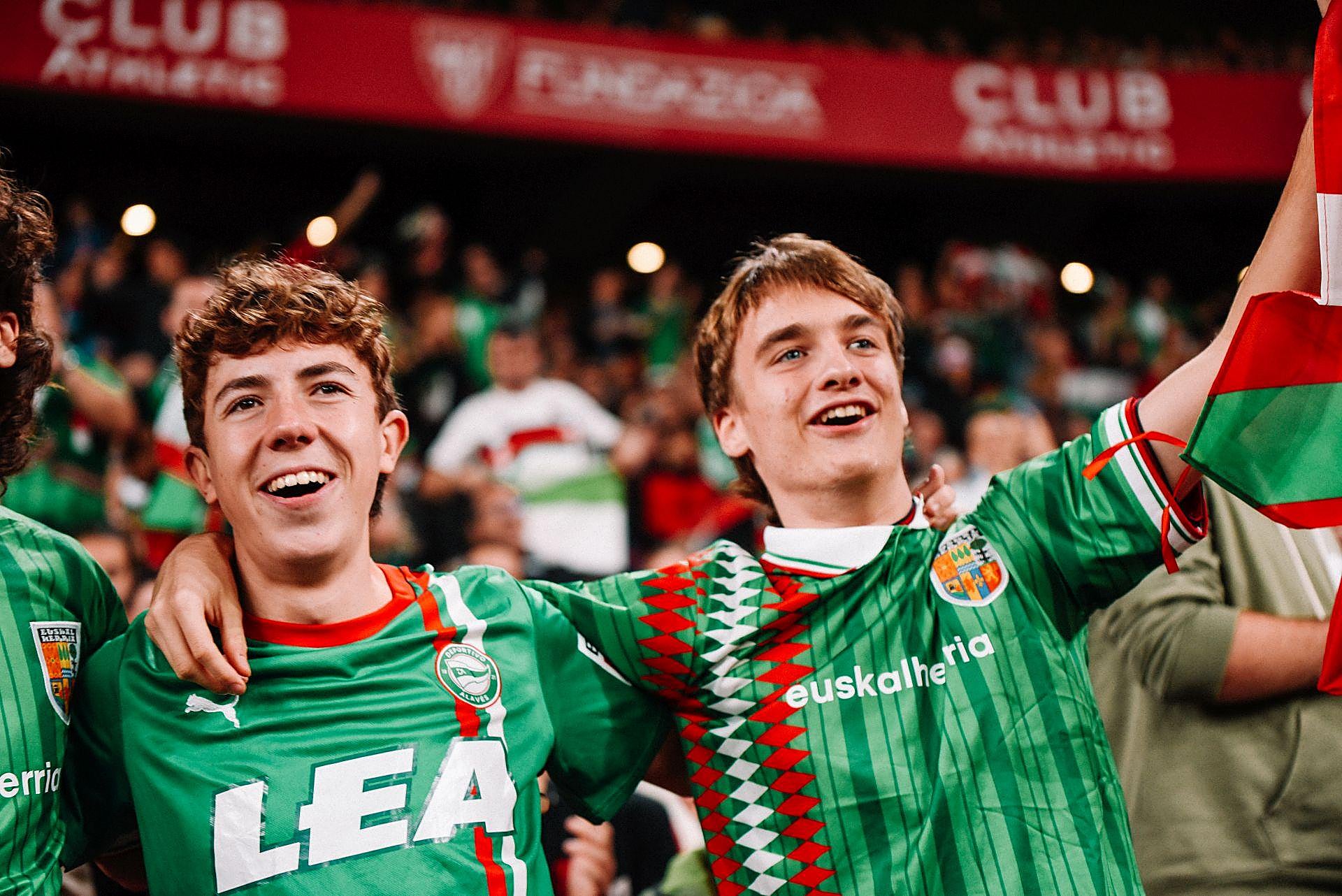 Las bonitas imágenes que nos deja el Euskadi-Palestina en San Mamés