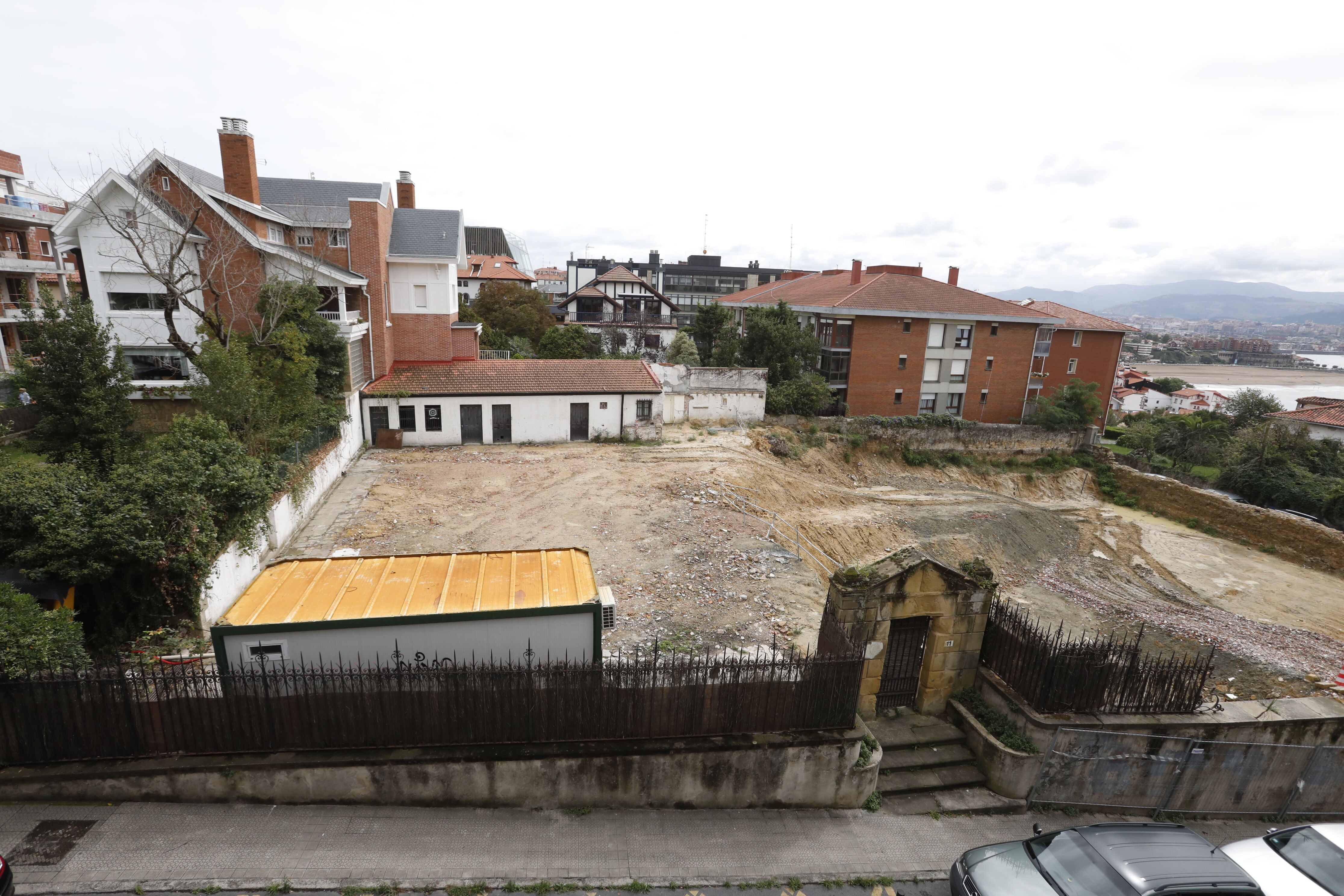 Solar dejado por el derribo de un palacete protegido en Getxo