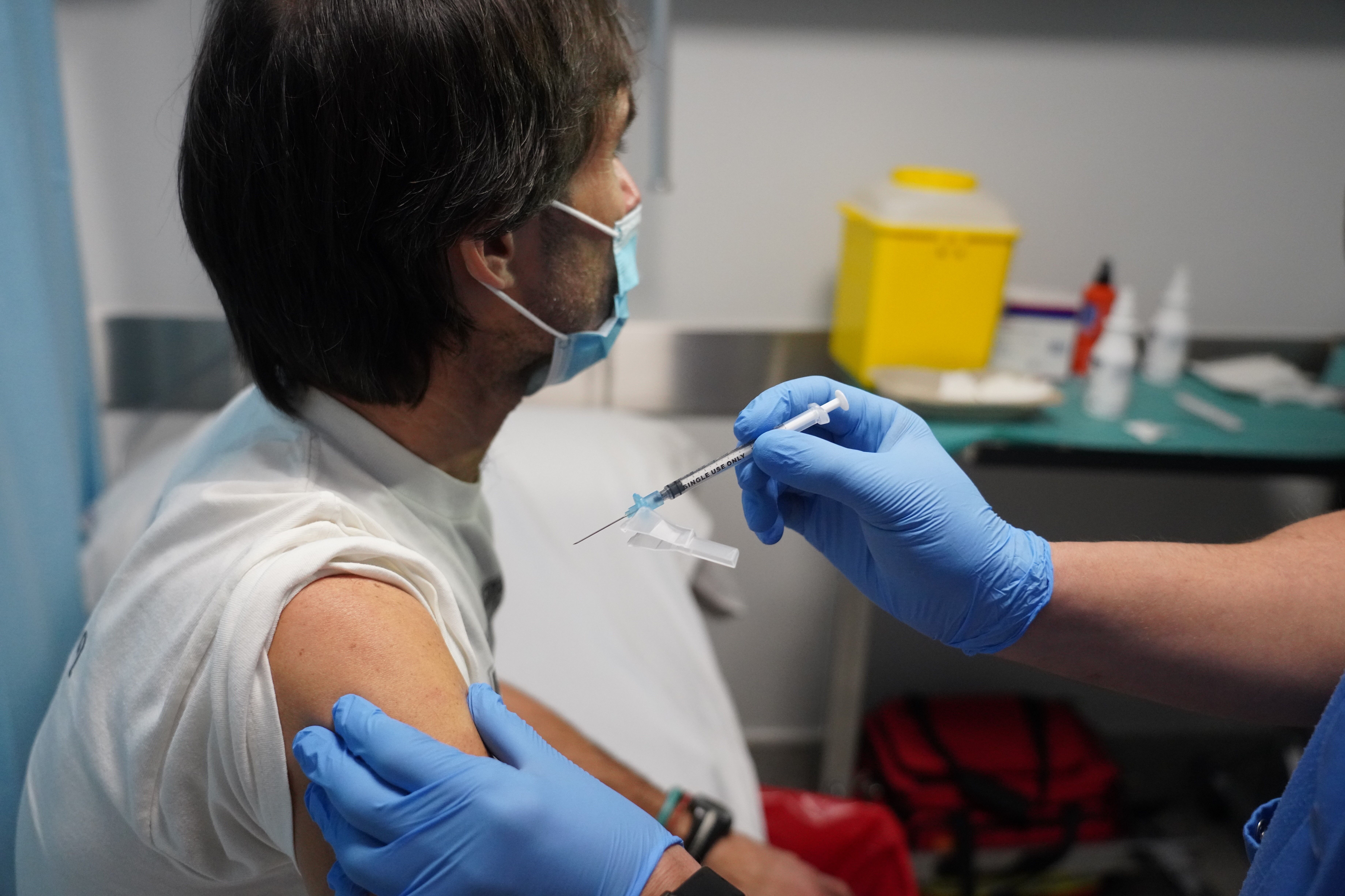 Osakidetza imitó su pauta a las personas de 65 años