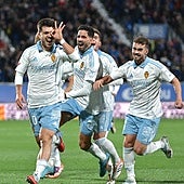 Martín celebra su gol al Huesca.