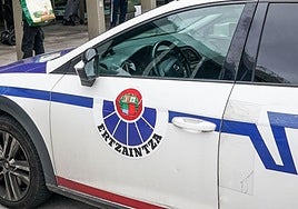 Una patrulla de la Ertzaintza en una intervención ajena a la información.