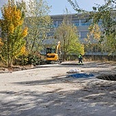 Obras del nuevo parque junto al instituto Mendebaldea.
