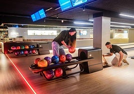 Últimos retoques antes de la inauguración de la nueva bolera Pagazuri.