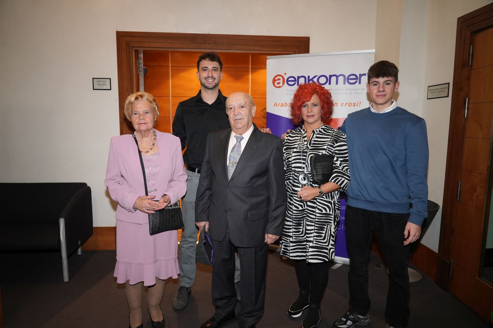 Carmen Apellániz, Ánder Carnicero, Eugenio y Estíbaliz Galarreta y Aimar Insagurbe.