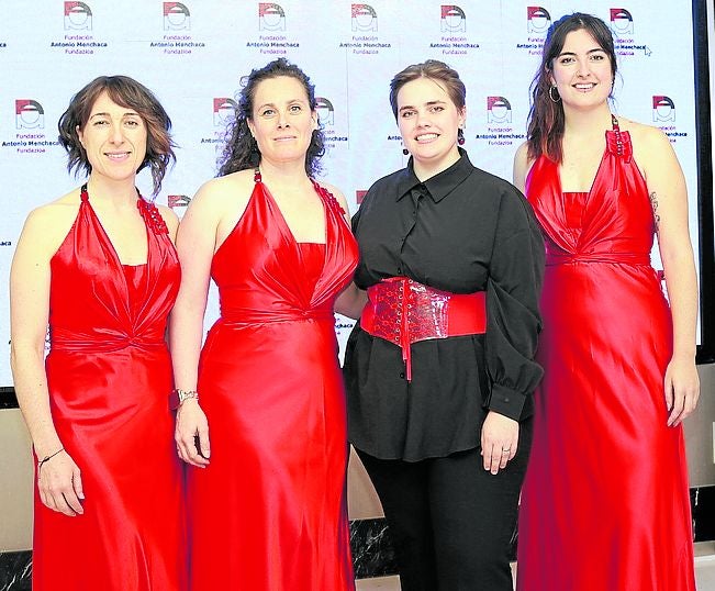 Ziortza Basaguren, Estíbaliz Arranz, Annet Solornar e Irene Aulestia.