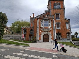El edificio de Santa Clara acoge las oficinas de Urbanismo de Getxo.