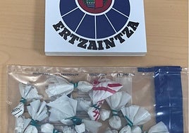 Segunda redada en una semana en el parking de una discoteca de Ugao: una joven de 25 años investigada por tráfico de drogas y 51 identificados