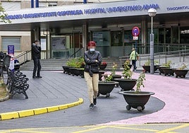 El paciente, de 40 años, fue intervenido en el hospital Txagorritxu, en Vitoria.