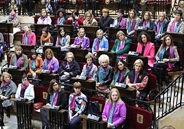 Participantes en una Asamblea de Mujeres Electas celebrada en la Casa de Juntas de Gernika.