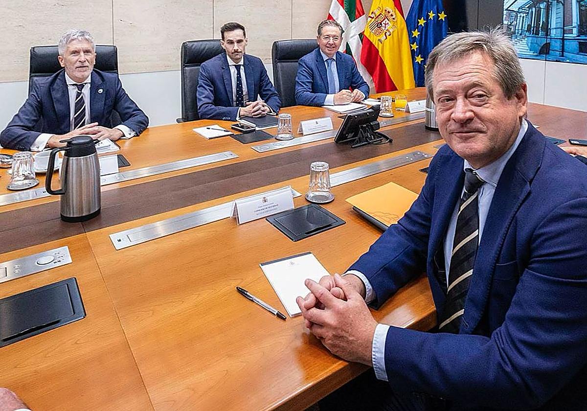 Marlaska cuestiona la decisión de la Ertzaintza de publicar el origen de los detenidos: «No sirve para prevenir delitos»