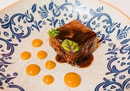 Cordero con puré de melocotón