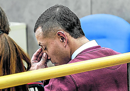 El acusado. Nelson David Moreno Bolaños, en el banquillo durante el primer juicio en la Audiencia vizcaína.