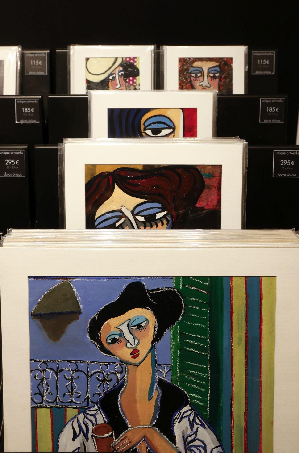 Por amor al arte: un matrimonio abre una tienda en el Casco Viejo con obras originales desde 115 euros