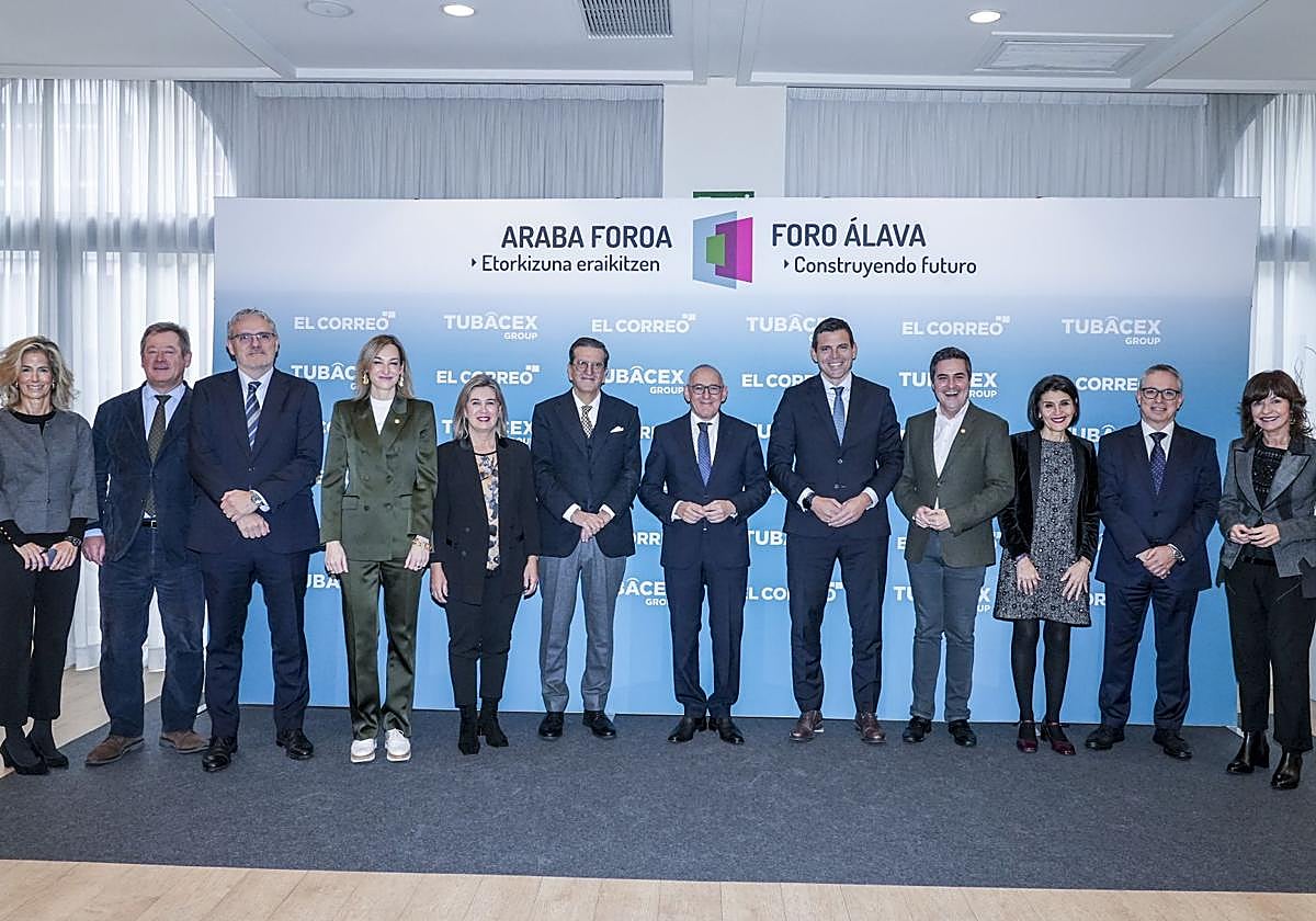 Zuriñe Ortiz de Latierro, Bingen Zupiria, Íñigo Barrenechea, María Ubarretxena, Irma Basterra, Enrique de Ybarra, Ramiro González, Josu Imaz, Mikel Jauregi, Nerea Melgosa, Óscar Villasante y María Goti.