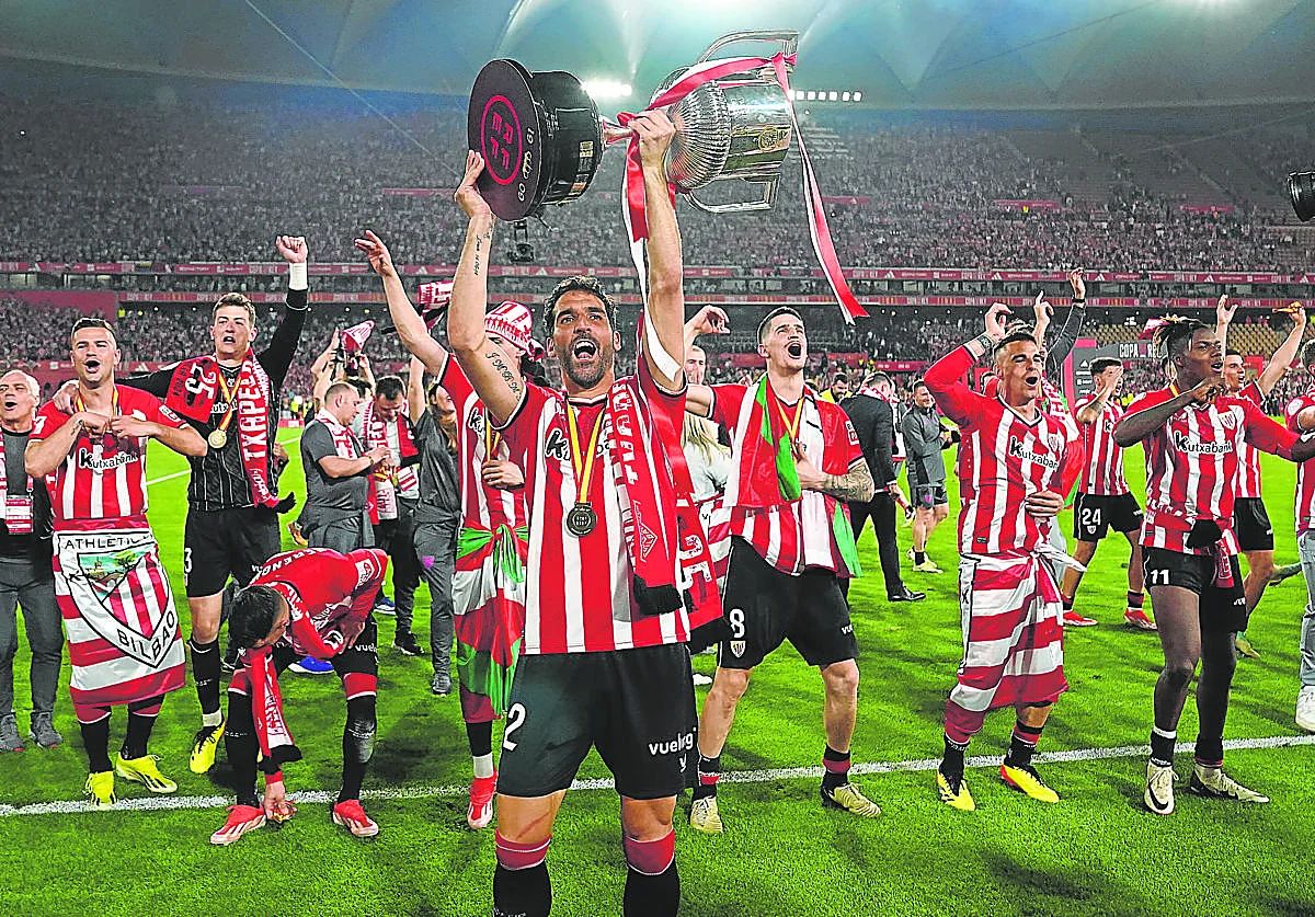 Raúl García eleva al cielo de