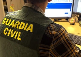 La denuncia de un vizcaíno permite desarticular a una red criminal dedicada a estafas online de productos electrónicos