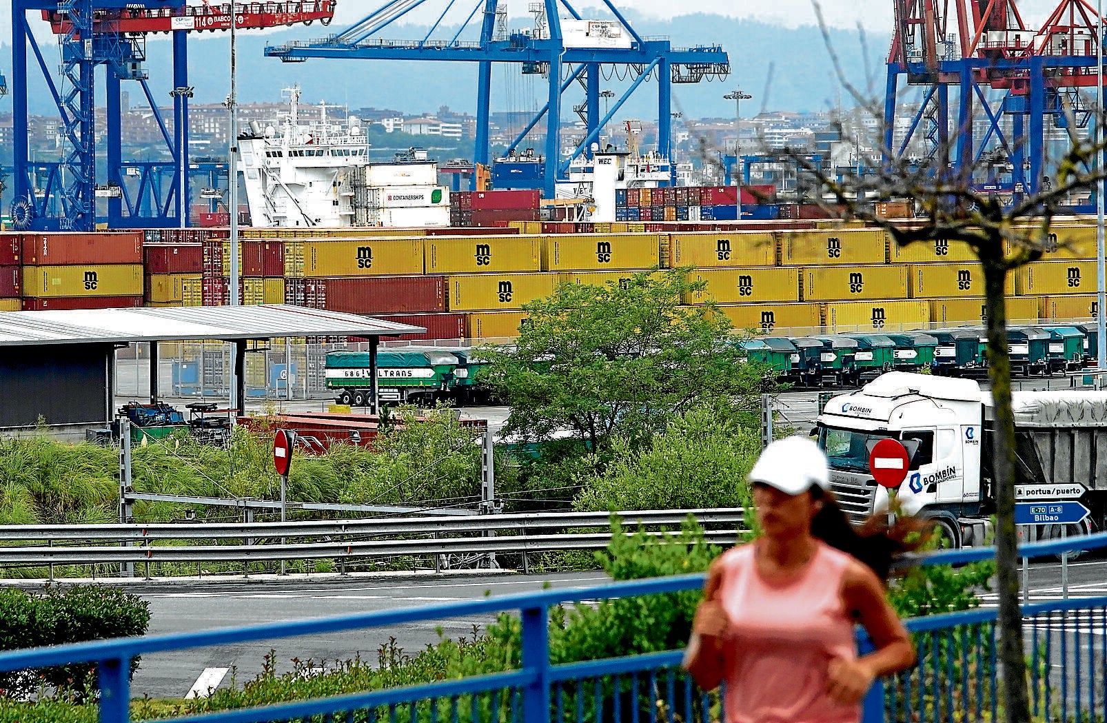 Las exportaciones vascas de automoción se desploman: un 50% las de Mercedes y un 22% las de componentes