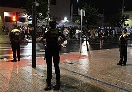 Imagen de archivo de agentes de la Policía Municipal de Santurtzi, de patrulla en fiestas patronales.