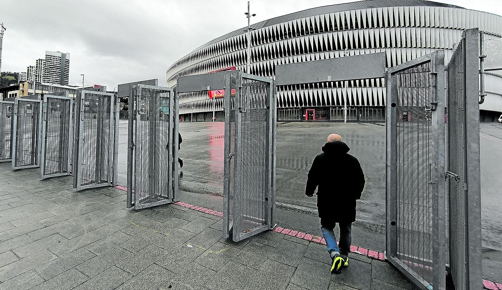 El entorno de San Mamés ha comenzado a vallarse de cara al partido del 10 de diciembre ante el PSG.