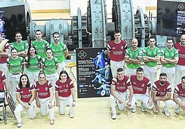 Componentes de Euskal Selekzioa masculina y femenina que disputará la Liga de Naciones de Pelota ayer en Barakaldo.