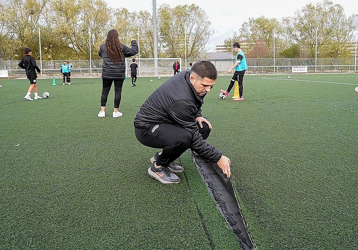 Vitoria renovará el césped y las instalaciones del campo de Adurtzabal